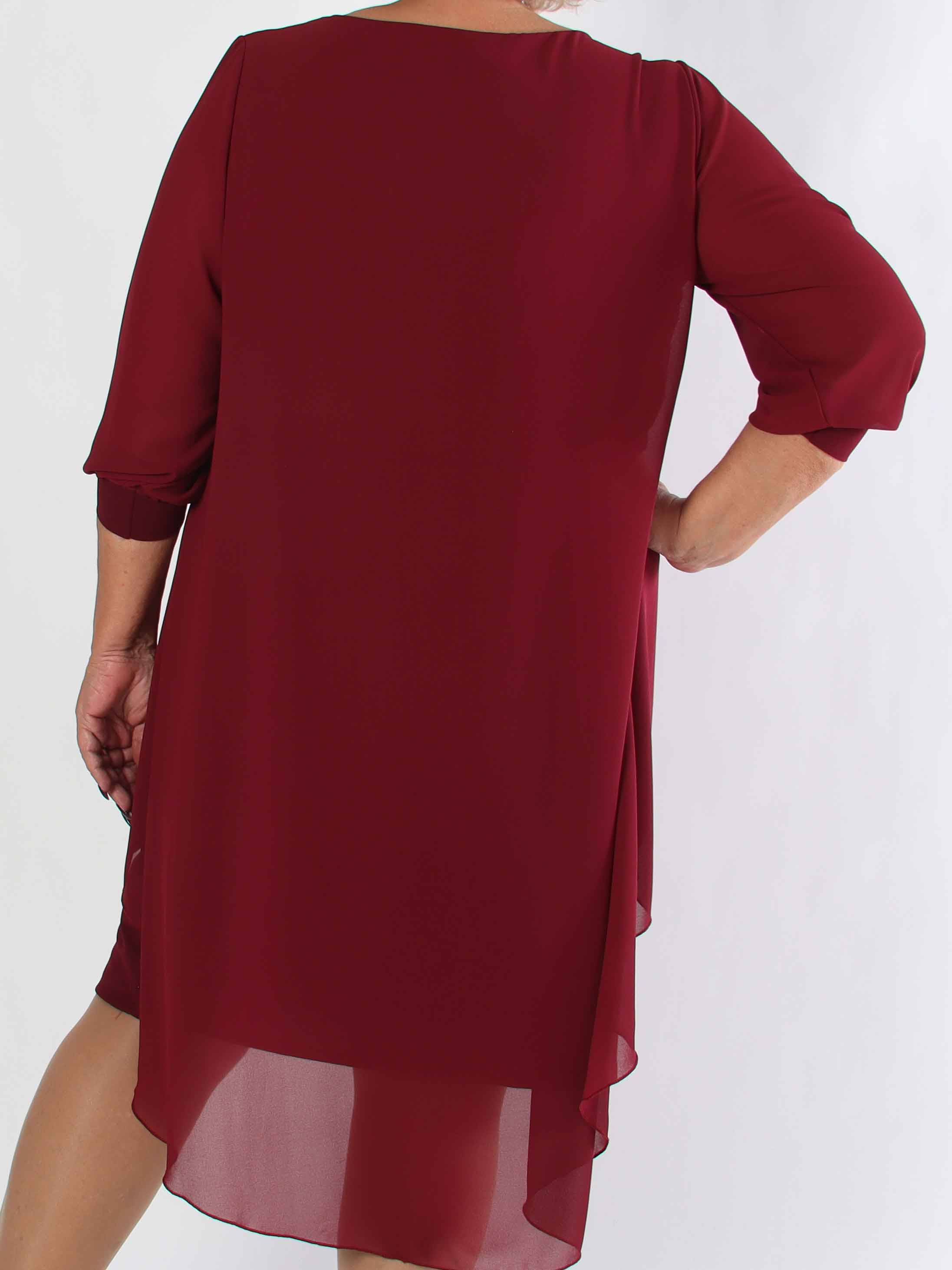 Pianora - Plus size kjole med chiffonlag og semitransparente ærmer